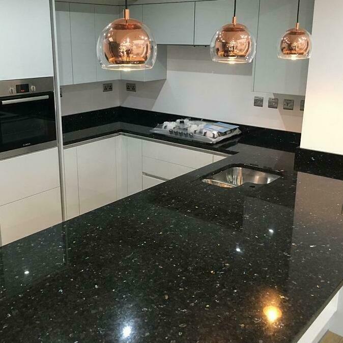 Labrador Oscuro (Emerald Pearl) granite 3