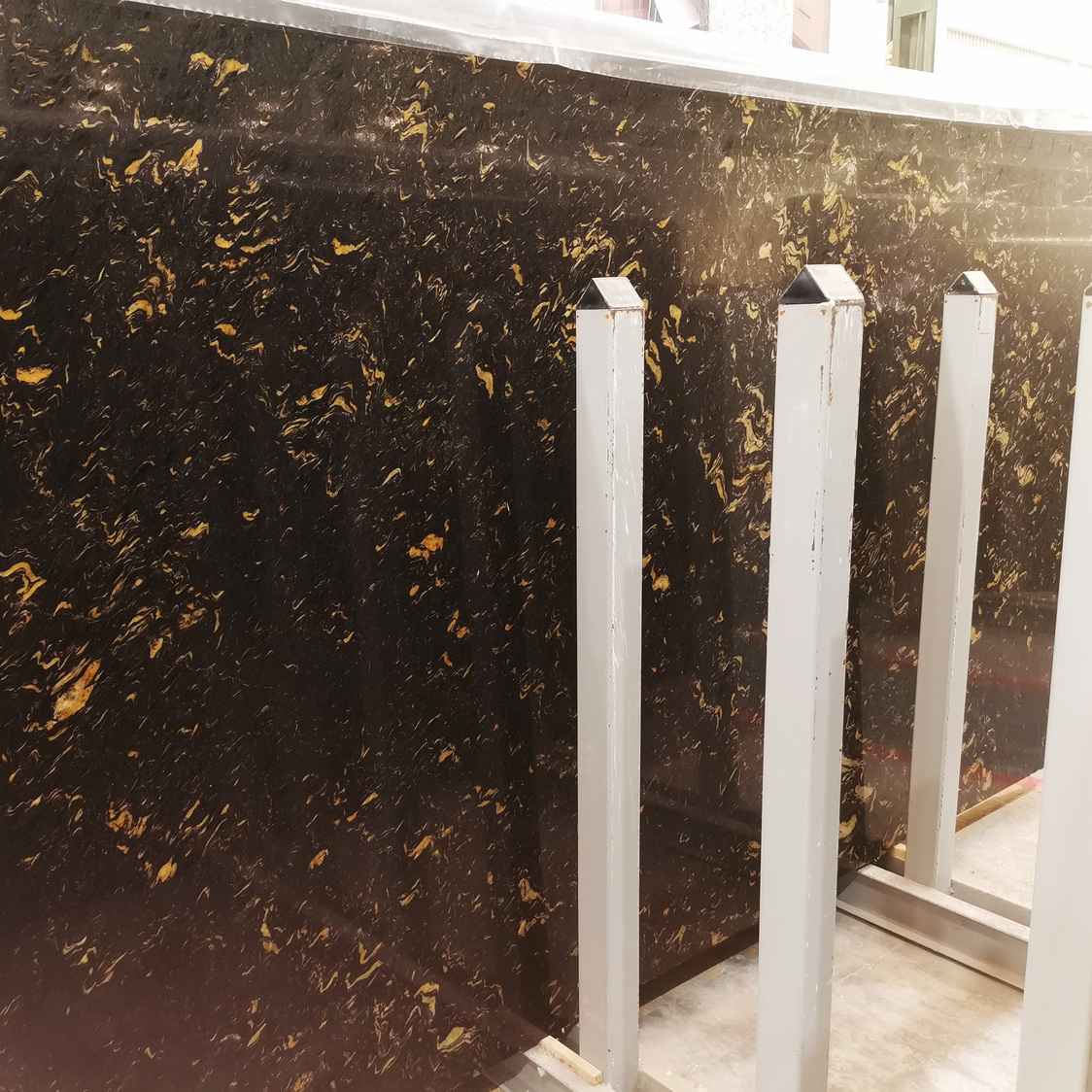 Stromboli granite slabs