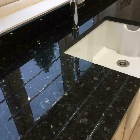Labrador Oscuro (Emerald Pearl) granite countertop