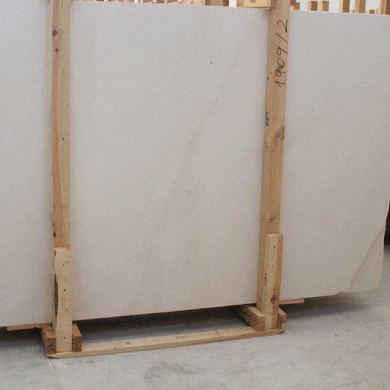 Caliza Capri slabs
