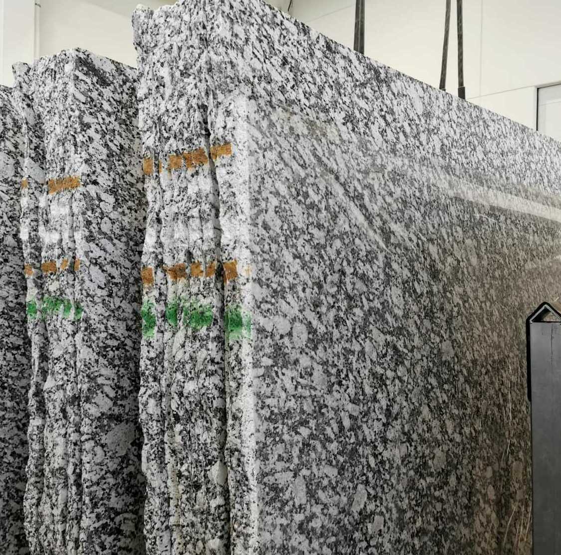 Gran Perla granite structure