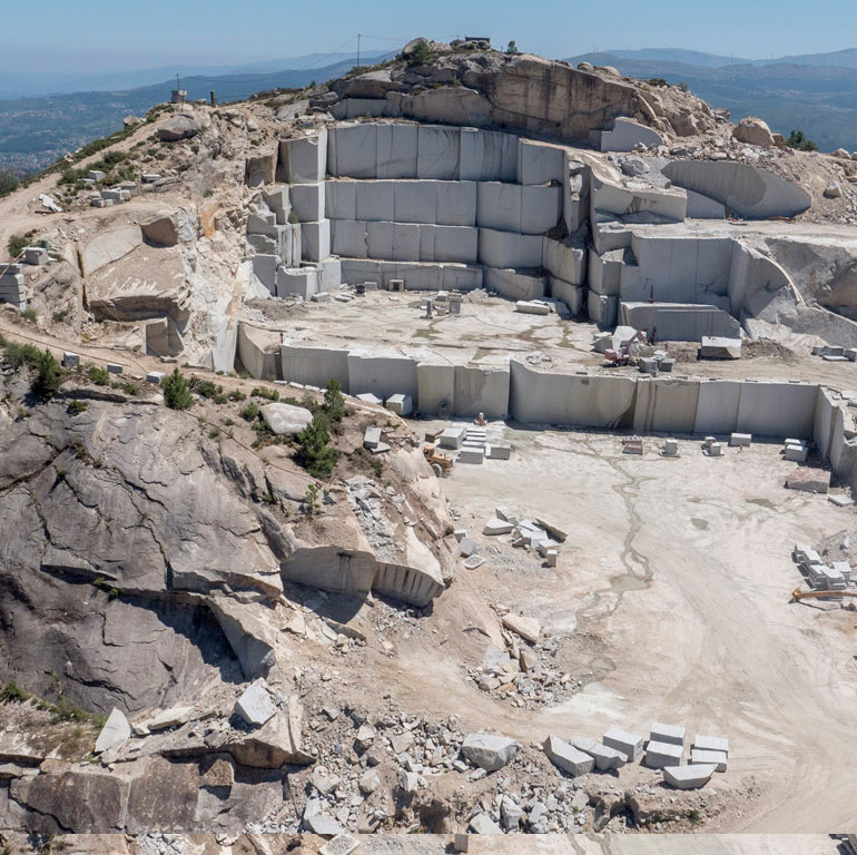 Crema Julia granite quarry