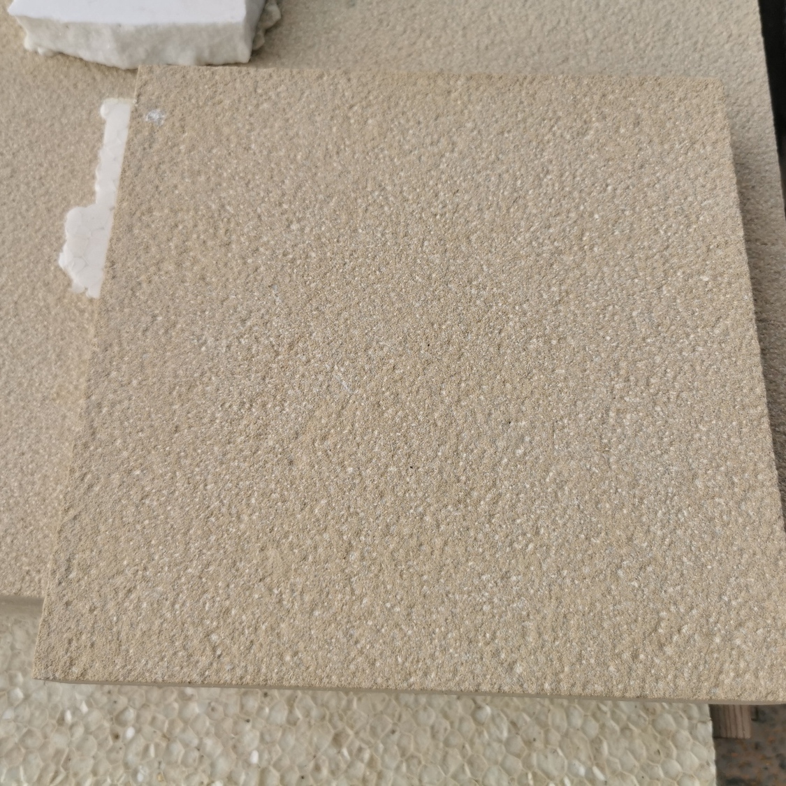 Ivona light sandstone