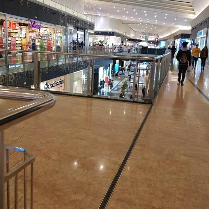 Crema Valencia marble floor