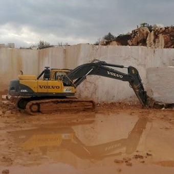 Crema Valencia marble quarry