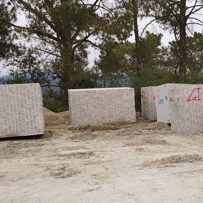 Rosavel granite blocks