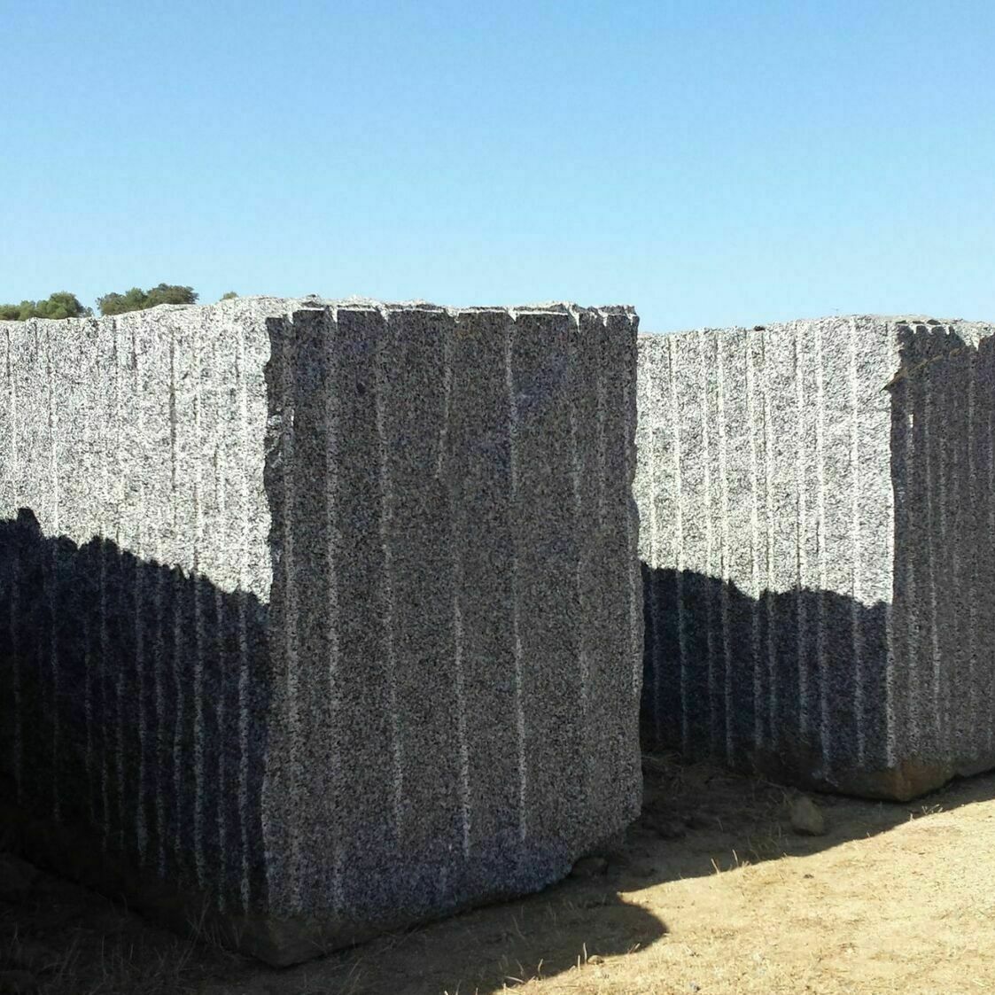 Negro Tezal granite blocks
