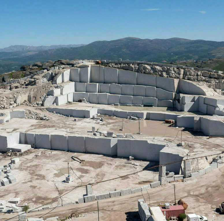 Gran Perla granite quarry