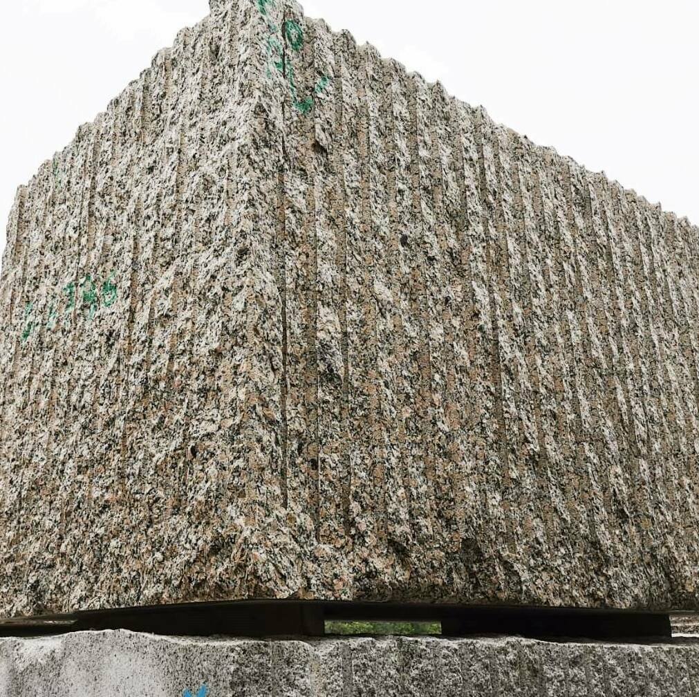 Crema Julia granite blocks