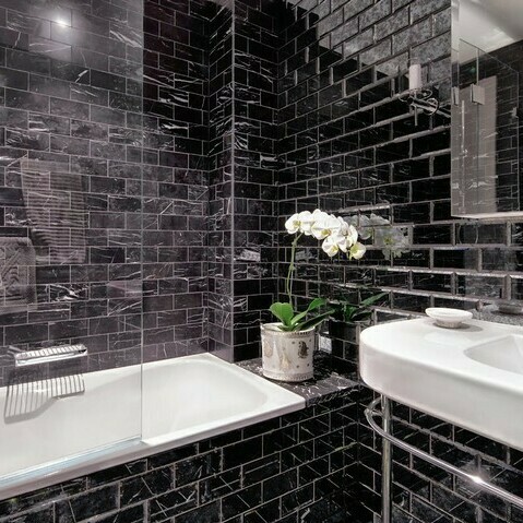 Nero Marquina bathroom