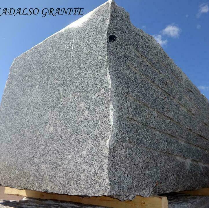 Gris cadalso granite blocks