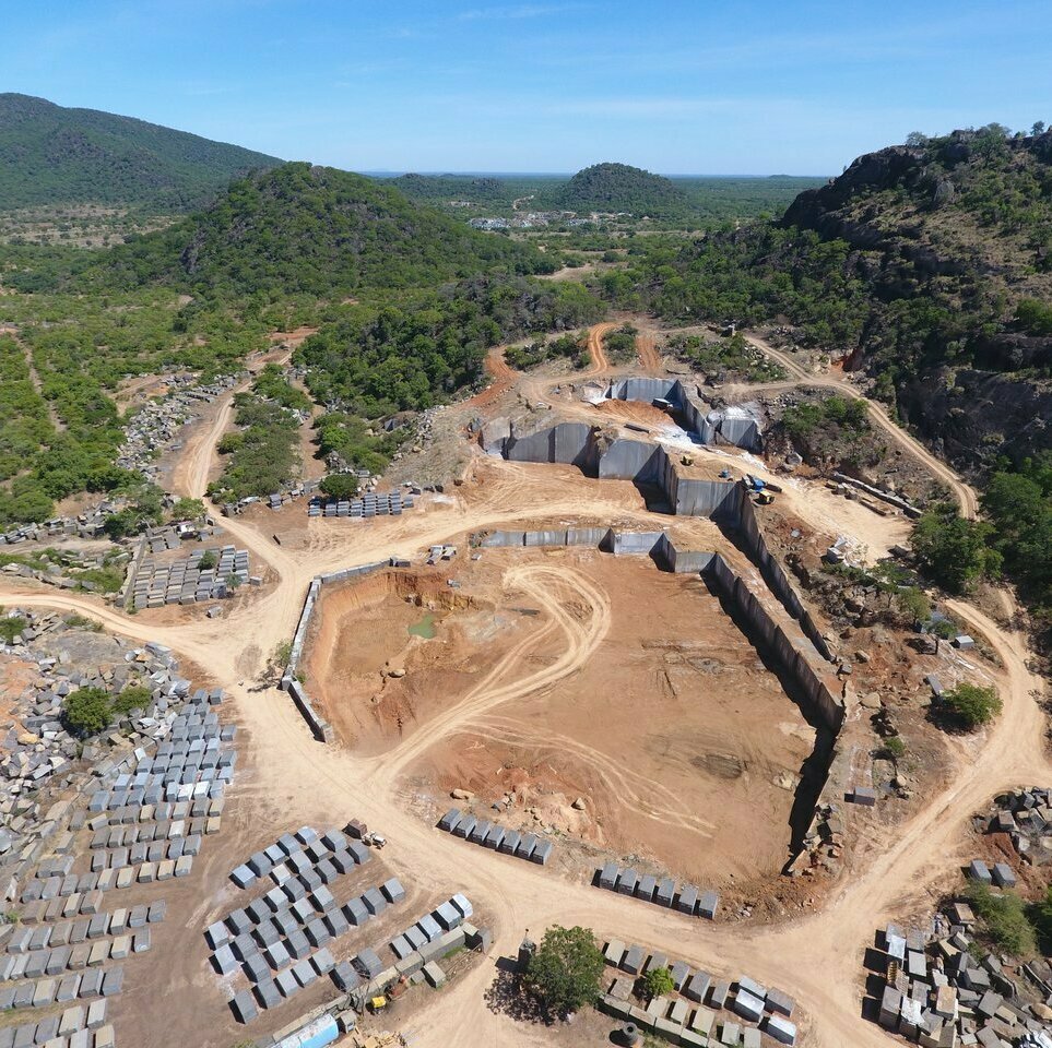 Nero Angola granite quarry