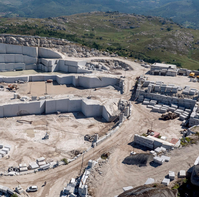 Gran Perla granite quarry